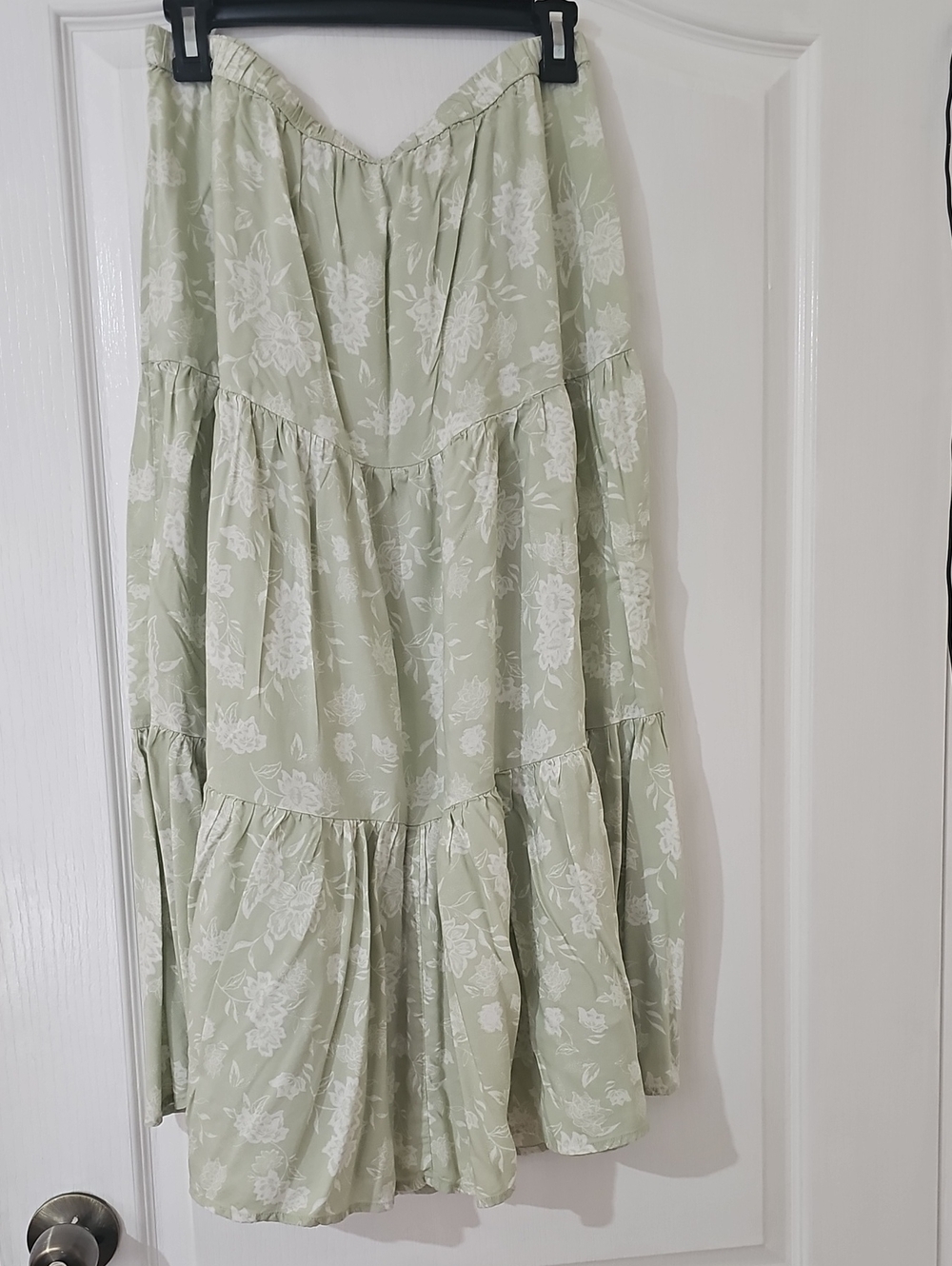 SO Light Sage Green Floral Tiered Maxi Skirt